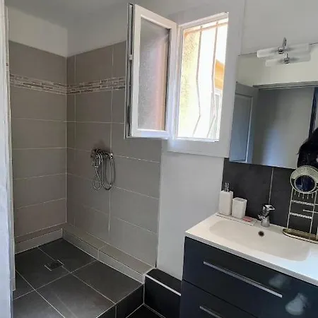 Joli T2 Proche Et Parking Prive Apartmán